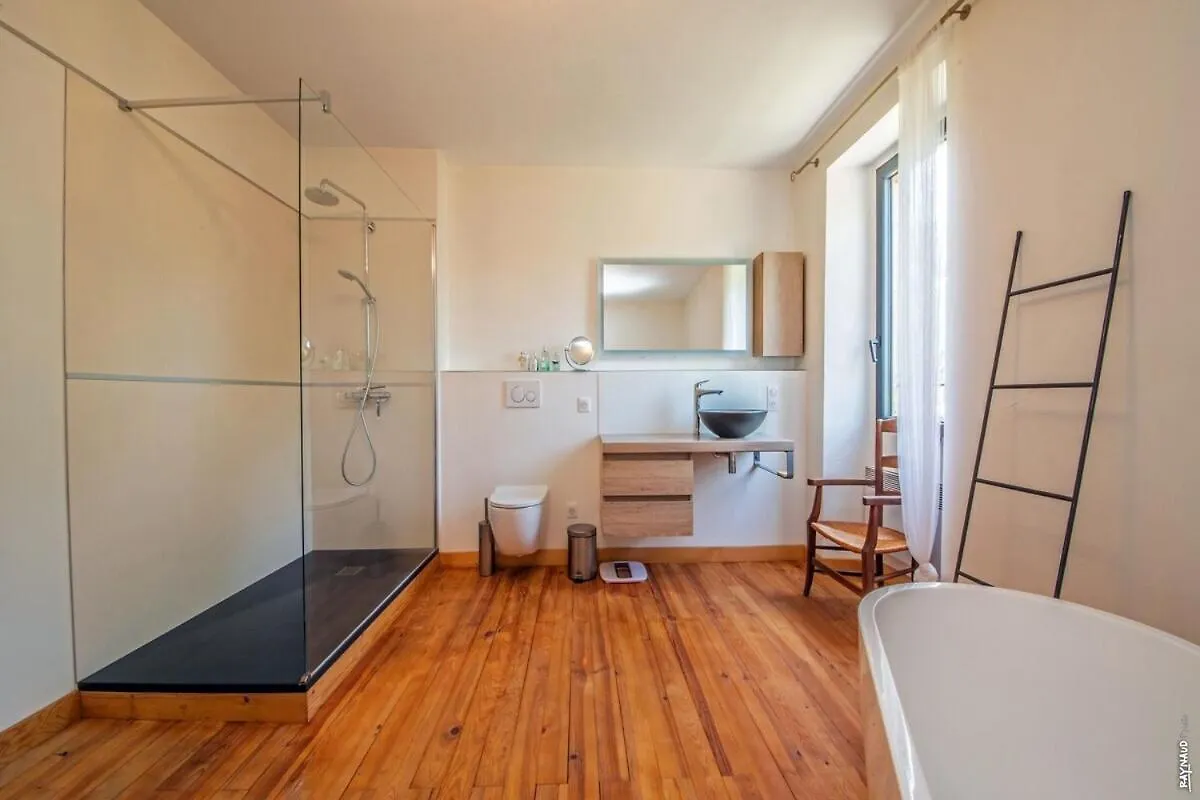 Maison De Charme - 250M2 - Calme - Jardin Florentin بيت للعطل